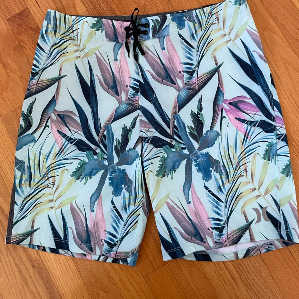 - - Hurley board shorts are influenced by John John Florence size 34 waist